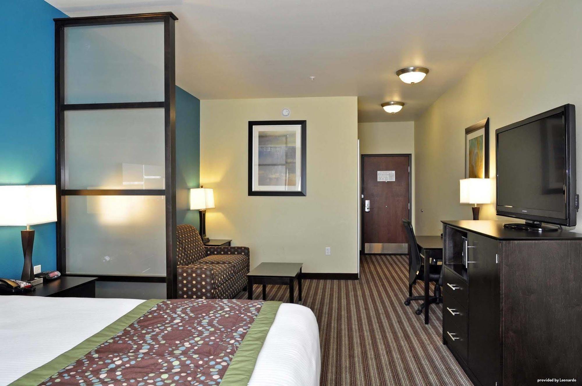 Best Western Plus Desoto Inn & Suites Mansfield Quarto foto